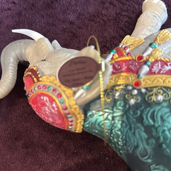 Bradford Exchange, Hawthorn Village Jeweled Nativity “Elephant “ EUC - Picture 8 of 8